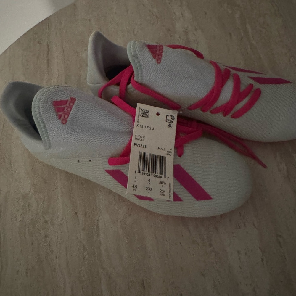 Adidas 4.5 soccer cleats with tags